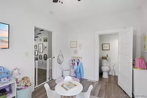 Entry Way - 209 N Maple St, Eldon, MO 65026 photo 5 of 6