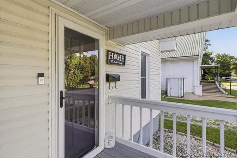 Exterior - 209 N Maple St, Eldon, MO 65026 photo 2 of 5