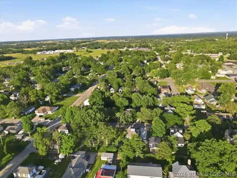 View/Area - 209 N Maple St, Eldon, MO 65026 photo 2 of 3