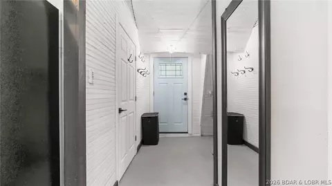 Entry Way - 34329 Ivy Bend Rd, Stover, MO 65078 photo 8 of 9