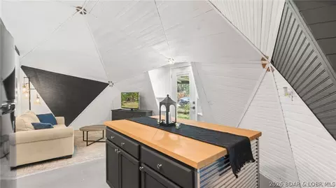 Entry Way - 34329 Ivy Bend Rd, Stover, MO 65078 photo 6 of 9