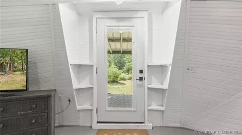 Entry Way - 34329 Ivy Bend Rd, Stover, MO 65078 photo 7 of 9