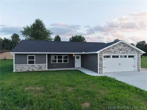 Exterior - 602 Fourth St, Stover, MO 65078 photo 2 of 2