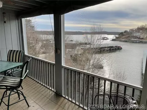 158 Regatta Bay Cir #2D, Lake Ozark, MO 65049