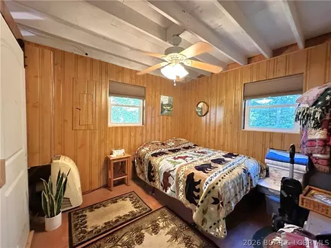 Bedroom - 31456 Greenberg Dr, Edwards, MO 65326 photo 3 of 4
