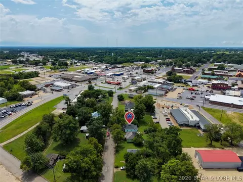 View/Area - 431 E 3rd St, Eldon, MO 65026 photo 1 of 3