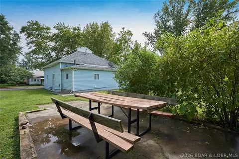 Exterior - 431 E 3rd St, Eldon, MO 65026 photo 3 of 10