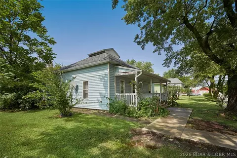 Exterior - 431 E 3rd St, Eldon, MO 65026 photo 5 of 10