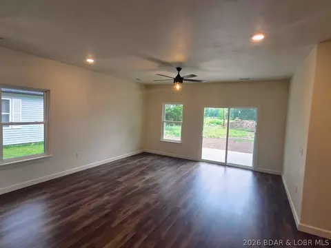 Living - 604 Monroe St, Versailles, MO 65084 photo 4 of 5