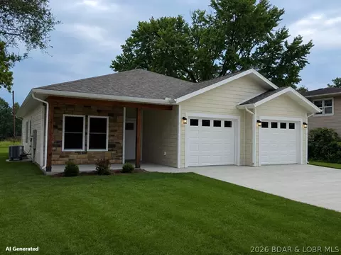 Exterior - 604 Monroe St, Versailles, MO 65084 photo 2 of 8