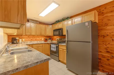 Kitchen - 81 Poco Risco Ct, Roach, MO 65787 photo 1 of 2