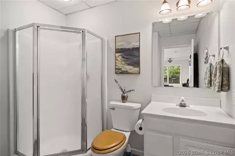 Bath - 1229 Pinewood Dr, Osage Beach, MO 65065 photo 4 of 4