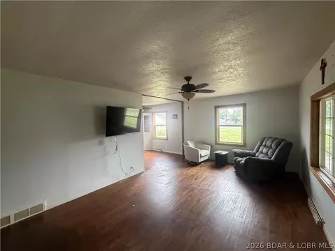 203 S Ross, Versailles, MO 65084 photo 8
