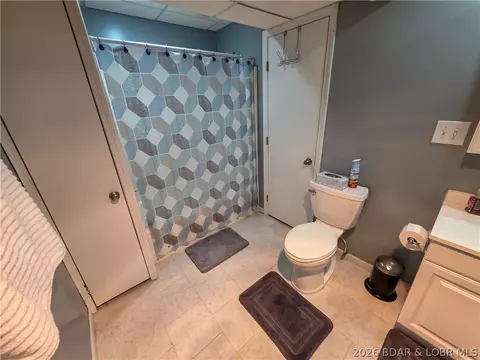 Bath - 18899 S 2nd St, Versailles, MO 65084 photo 5 of 6