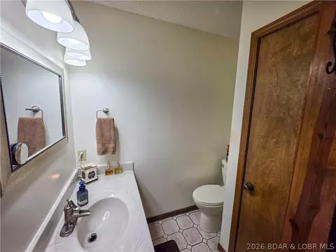 Bath - 18899 S 2nd St, Versailles, MO 65084 photo 2 of 6
