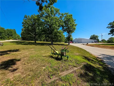 Exterior - 18899 S 2nd St, Versailles, MO 65084 photo 6 of 19