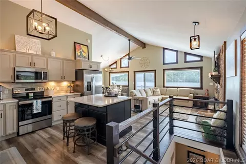 1100 Fontana Ln, Linn Creek, MO 65052