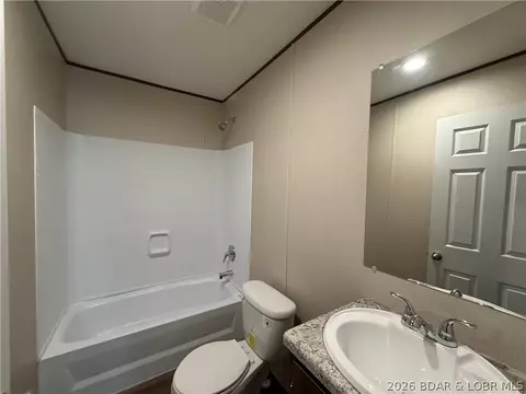 Bath - 11188 Forest Dr, Versailles, MO 65084 photo 3 of 4