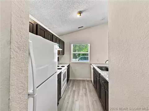 Entry Way - 964 Murphy Rd, Osage Beach, MO 65065 photo 3 of 7