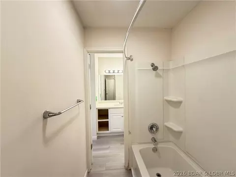 Bath - 964 Murphy Rd, Osage Beach, MO 65065 photo 2 of 2