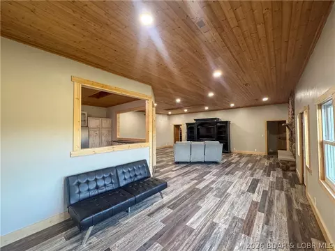 Living - 19655 Inlet Rd, Versailles, MO 65084 photo 6 of 9
