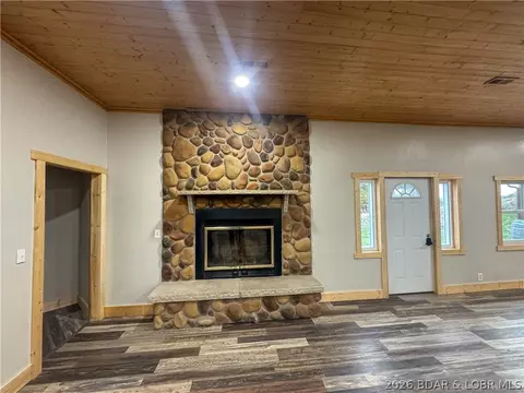 Living - 19655 Inlet Rd, Versailles, MO 65084 photo 2 of 9