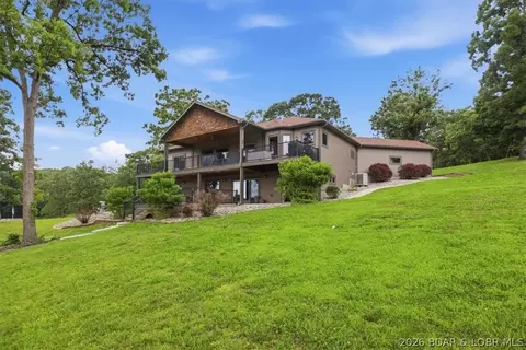 106 Buck Deer Ln, Camdenton, MO 65020