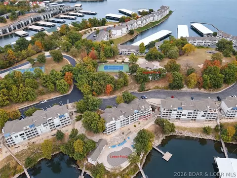 214 Regatta Bay Cir #1A, Lake Ozark, MO 65049