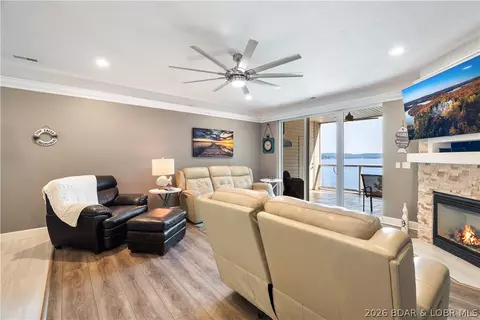 Living - 100 Trinity Pointe Dr #3S, Camdenton, MO 65020 photo 2 of 6