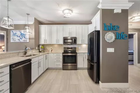 Kitchen - 100 Trinity Pointe Dr #3S, Camdenton, MO 65020 photo 2 of 5