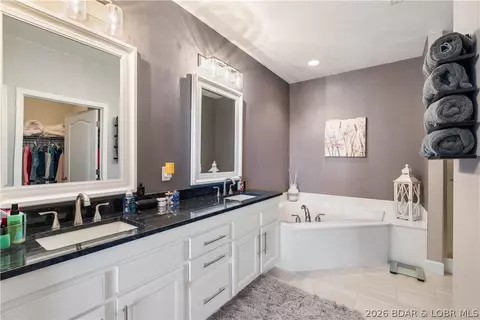 Bath - 100 Trinity Pointe Dr #3S, Camdenton, MO 65020 photo 1 of 4