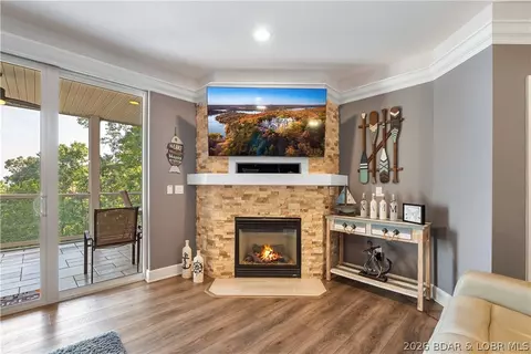 Living - 100 Trinity Pointe Dr #3S, Camdenton, MO 65020 photo 4 of 6