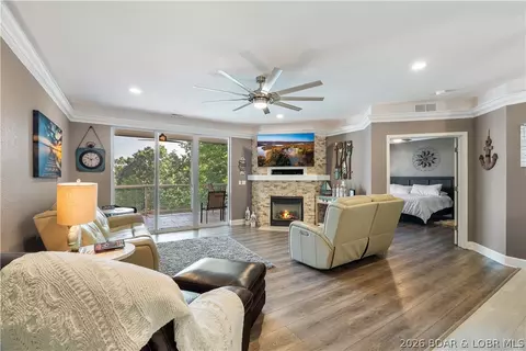 Living - 100 Trinity Pointe Dr #3S, Camdenton, MO 65020 photo 3 of 6