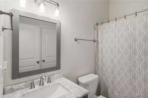 Bath - 191 Park Place Dr, Kaiser, MO 65047 photo 2 of 3