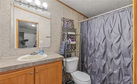 Bath - 7 Arapaho Ln, Eldon, MO 65026 photo 1 of 2