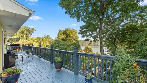 121 Bay More Rd, Linn Creek, MO 65052