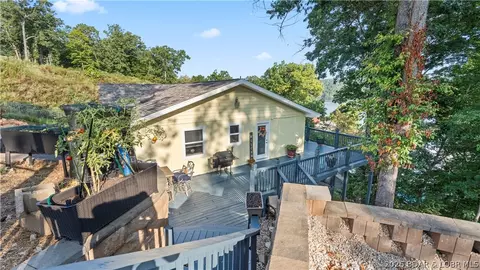 121 Bay More Rd, Linn Creek, MO 65052