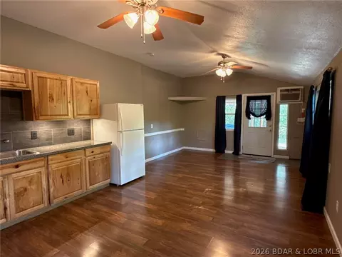 Living - 607 Bagnell Main St, Eldon, MO 65026 photo 6 of 7