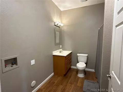 Bath - 607 Bagnell Main St, Eldon, MO 65026 photo 5 of 5