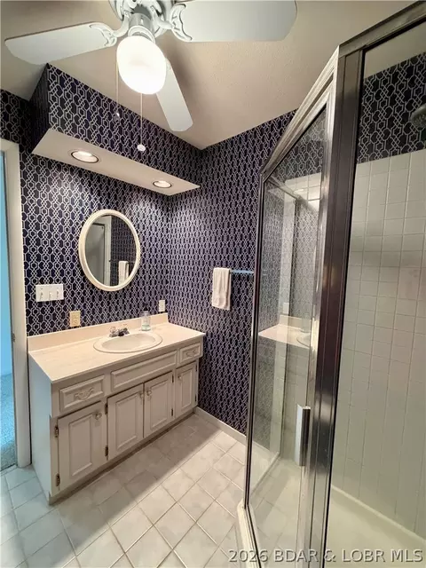Bath - 1368 Cedar Ridge Cir, Roach, MO 65787 photo 1 of 3