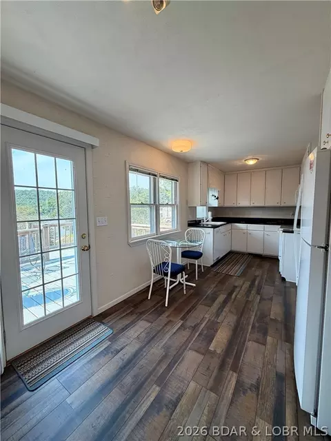 Kitchen - 1368 Cedar Ridge Cir, Roach, MO 65787 photo 2 of 3