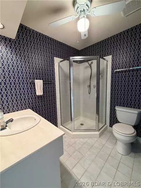 Bath - 1368 Cedar Ridge Cir, Roach, MO 65787 photo 2 of 3