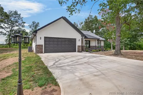 89 Westminster Pl, Sunrise Beach, MO 65079