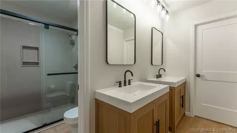 Bath - 5 Hallie Dr, Kaiser, MO 65047 photo 1 of 3