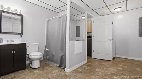 Bath - 24 Hidden Oaks Rd, Eldon, MO 65026 photo 6 of 7