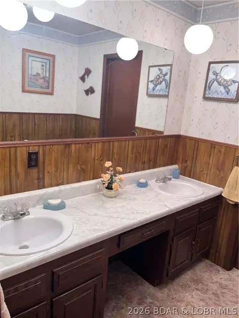 Bath - 930 Cedar Ridge Cir, Roach, MO 65787 photo 2 of 3