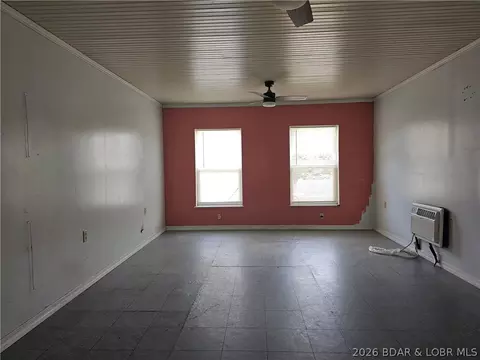 Living - 611 Oak St, Eldon, MO 65026 photo 3 of 3