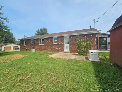 Exterior - 611 Oak St, Eldon, MO 65026 photo 2 of 5