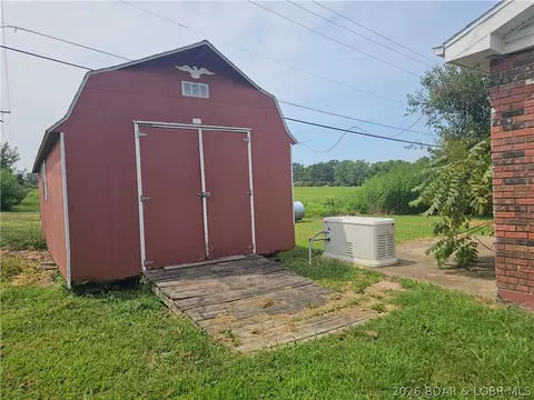 Exterior - 611 Oak St, Eldon, MO 65026 photo 3 of 5