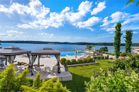 166 Captiva Dr #2E, Sunrise Beach, MO 65079